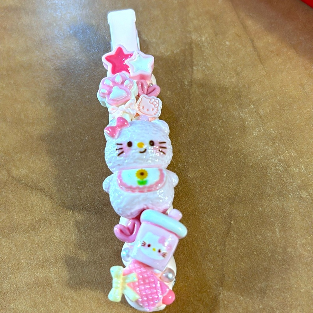 #13 Kitty With A Paw And Pink Stars